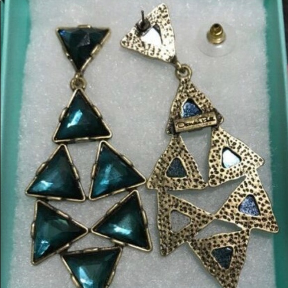 Oscar de la Renta blue triangle earrings - Picture 4 of 8